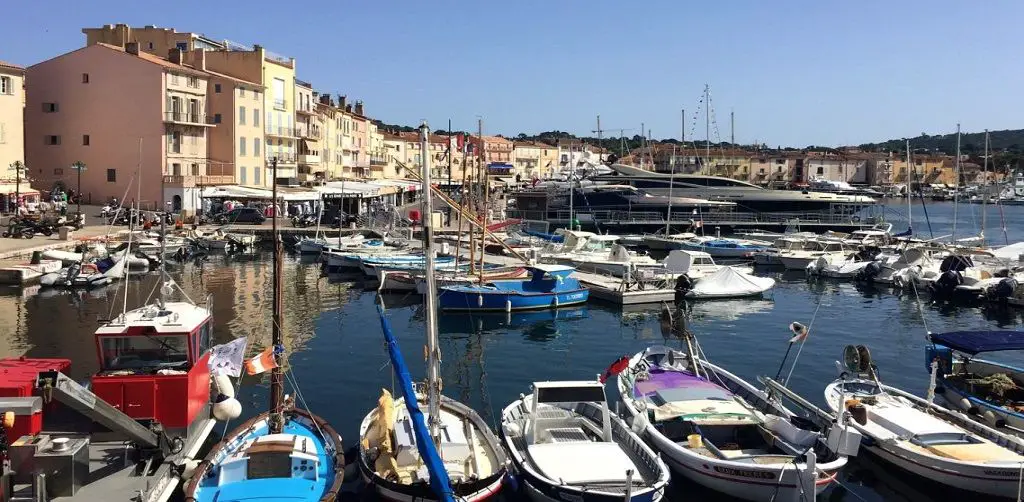 Puerto de Saint Tropez - Viajar a la Costa Azul