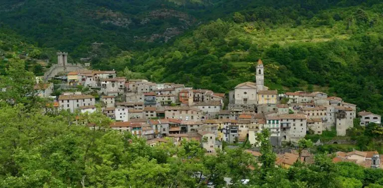 Lee más sobre el artículo Utelle, Francia: Descubre este encantador pueblo en la región de Provenza-Alpes-Costa Azul