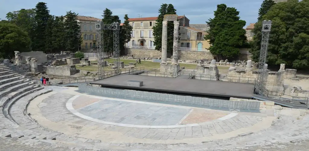 Teatro romano de Arles - Viajar a la Costa Azul